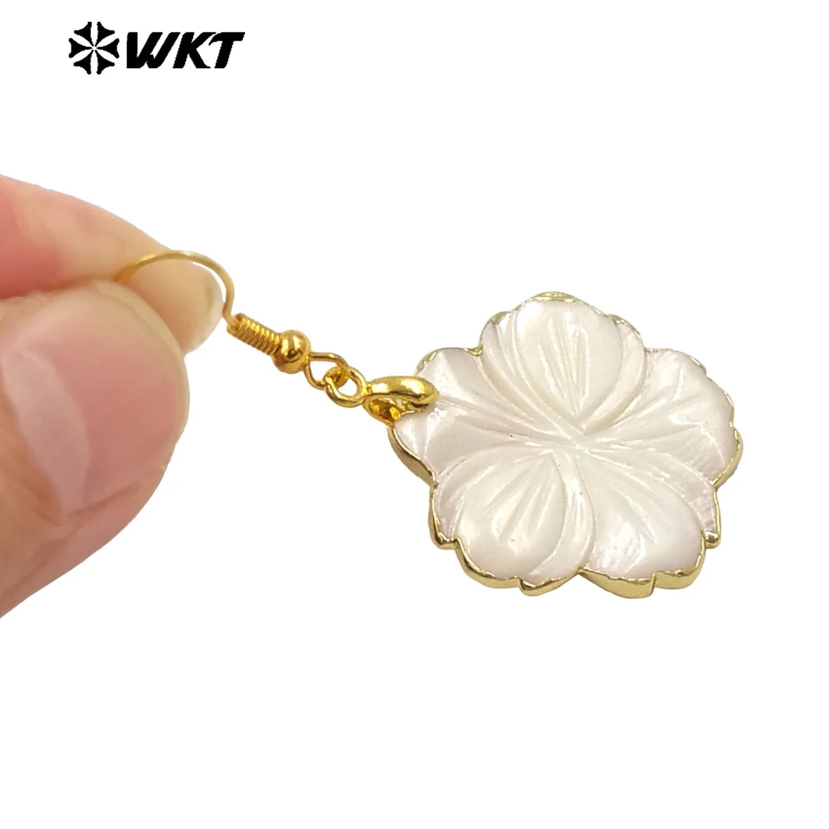 WT-MPE137 New Product Natural Shell With Flower Shape Earring With 18k Gold Plated For Women Birthday Gifts